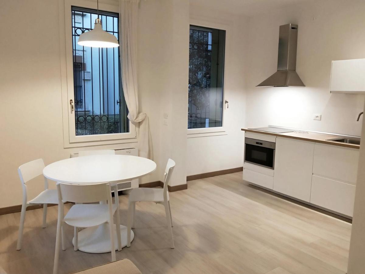 Via Poma Apartments&Rooms ヴェローナ エクステリア 写真