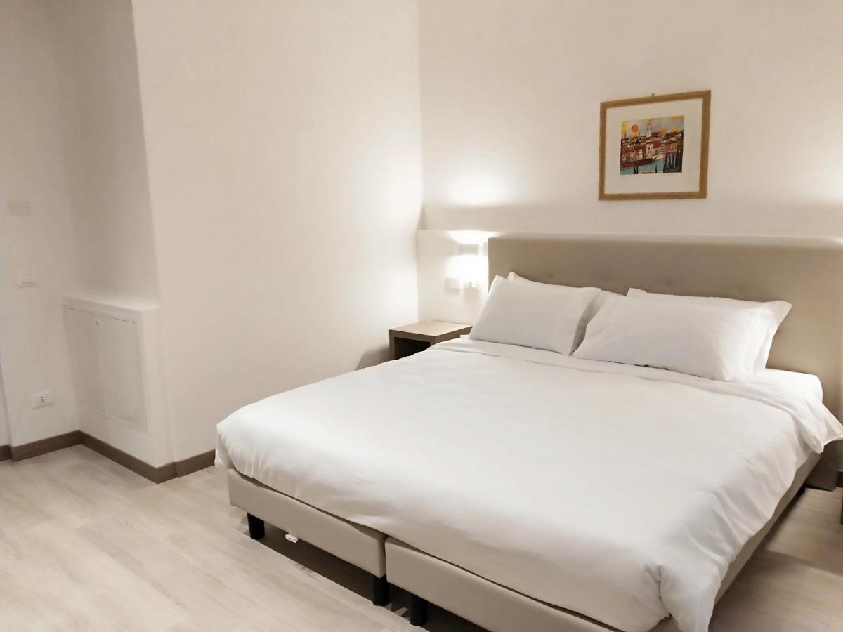 Via Poma Apartments&Rooms ヴェローナ エクステリア 写真