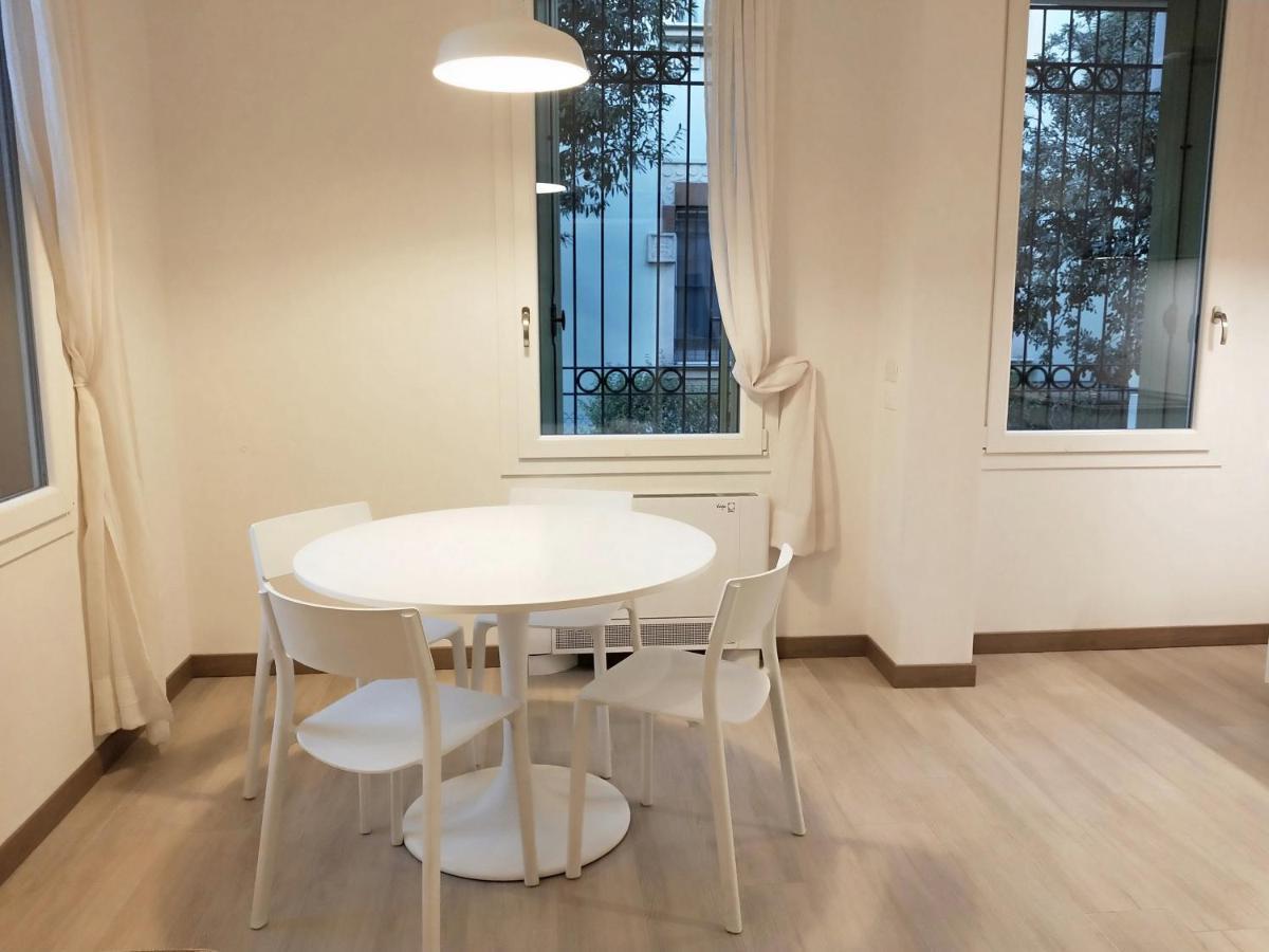 Via Poma Apartments&Rooms ヴェローナ エクステリア 写真
