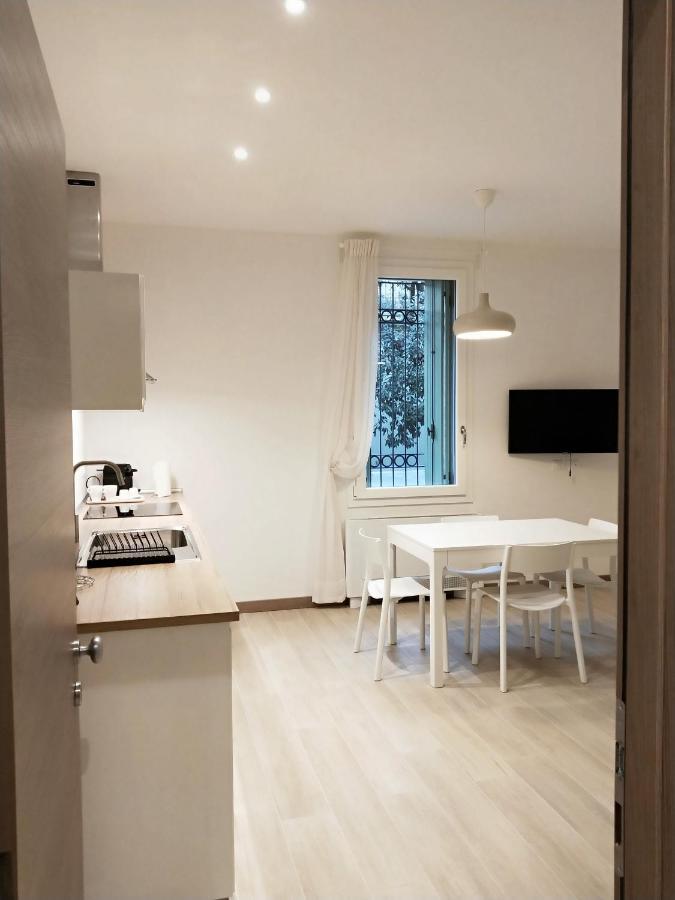 Via Poma Apartments&Rooms ヴェローナ エクステリア 写真