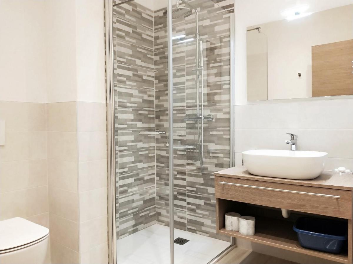 Via Poma Apartments&Rooms ヴェローナ エクステリア 写真