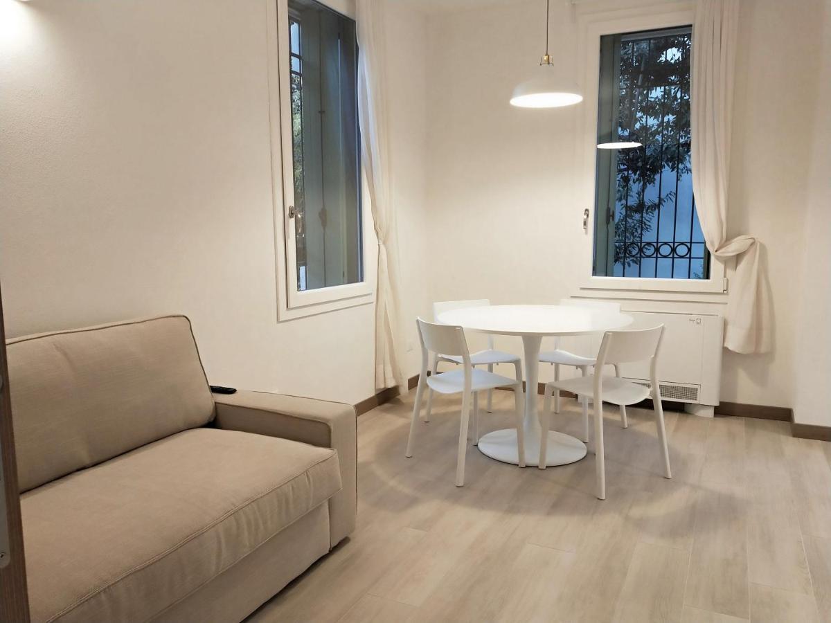 Via Poma Apartments&Rooms ヴェローナ エクステリア 写真