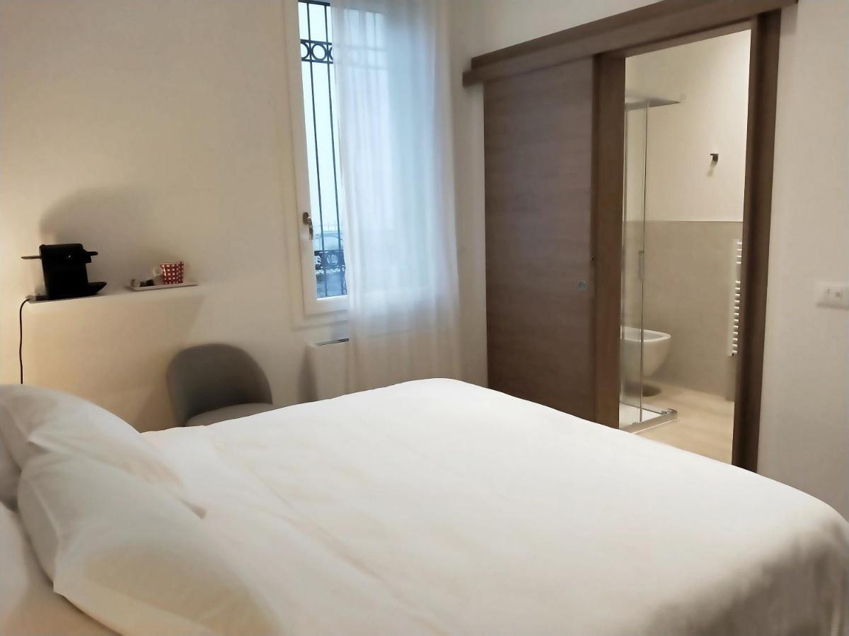 Via Poma Apartments&Rooms ヴェローナ エクステリア 写真