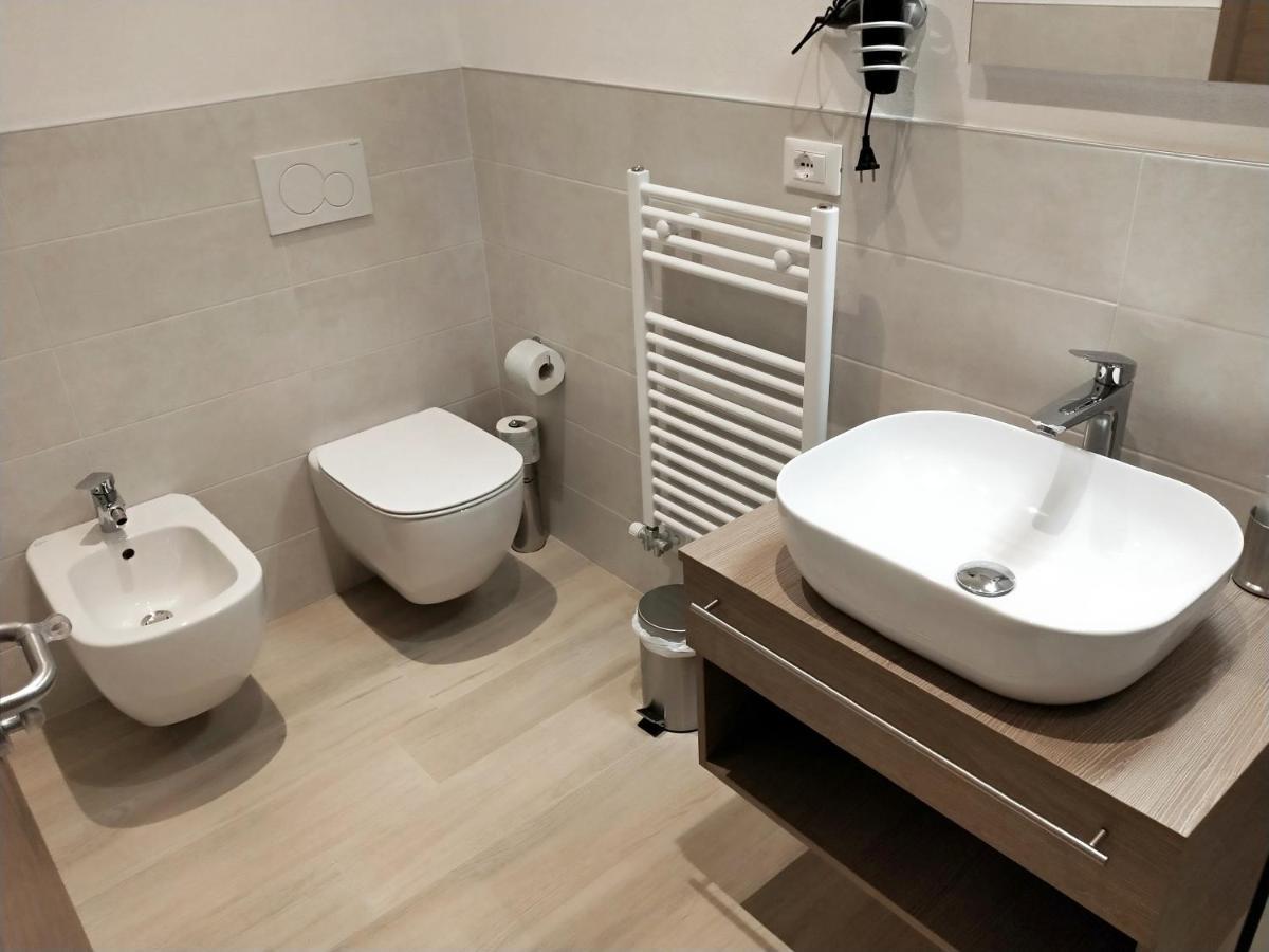 Via Poma Apartments&Rooms ヴェローナ エクステリア 写真