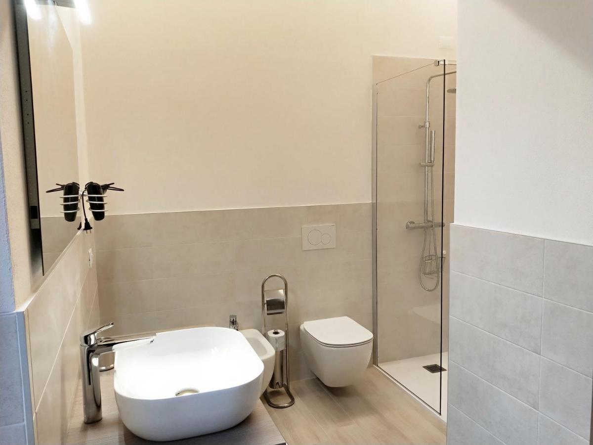 Via Poma Apartments&Rooms ヴェローナ エクステリア 写真
