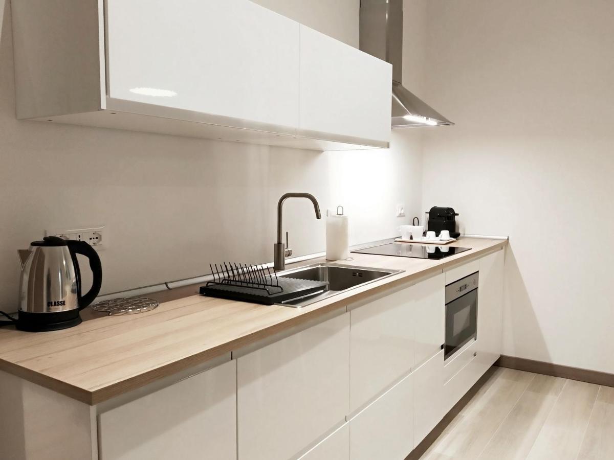 Via Poma Apartments&Rooms ヴェローナ エクステリア 写真