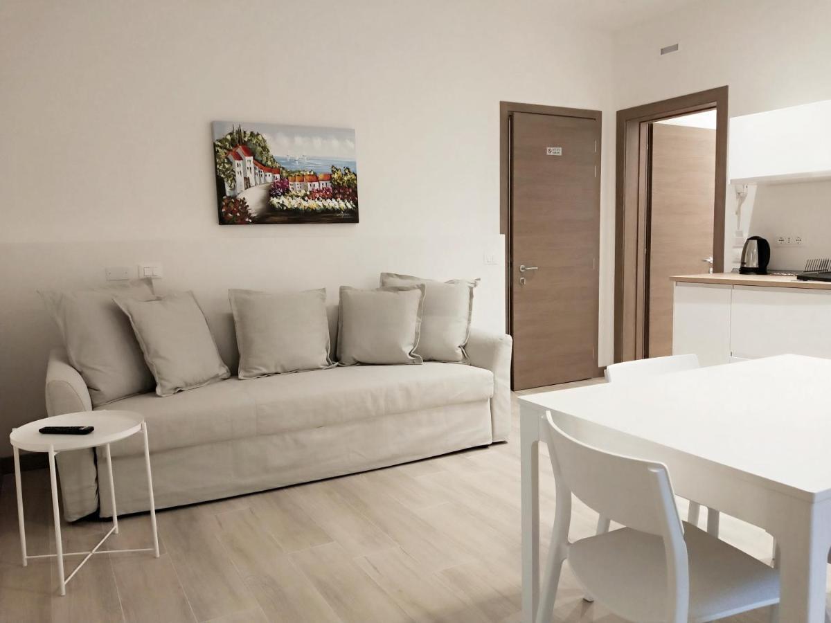 Via Poma Apartments&Rooms ヴェローナ エクステリア 写真