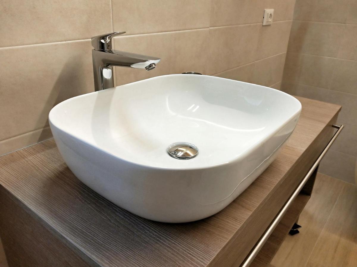 Via Poma Apartments&Rooms ヴェローナ エクステリア 写真