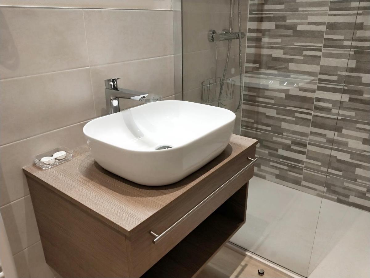 Via Poma Apartments&Rooms ヴェローナ エクステリア 写真
