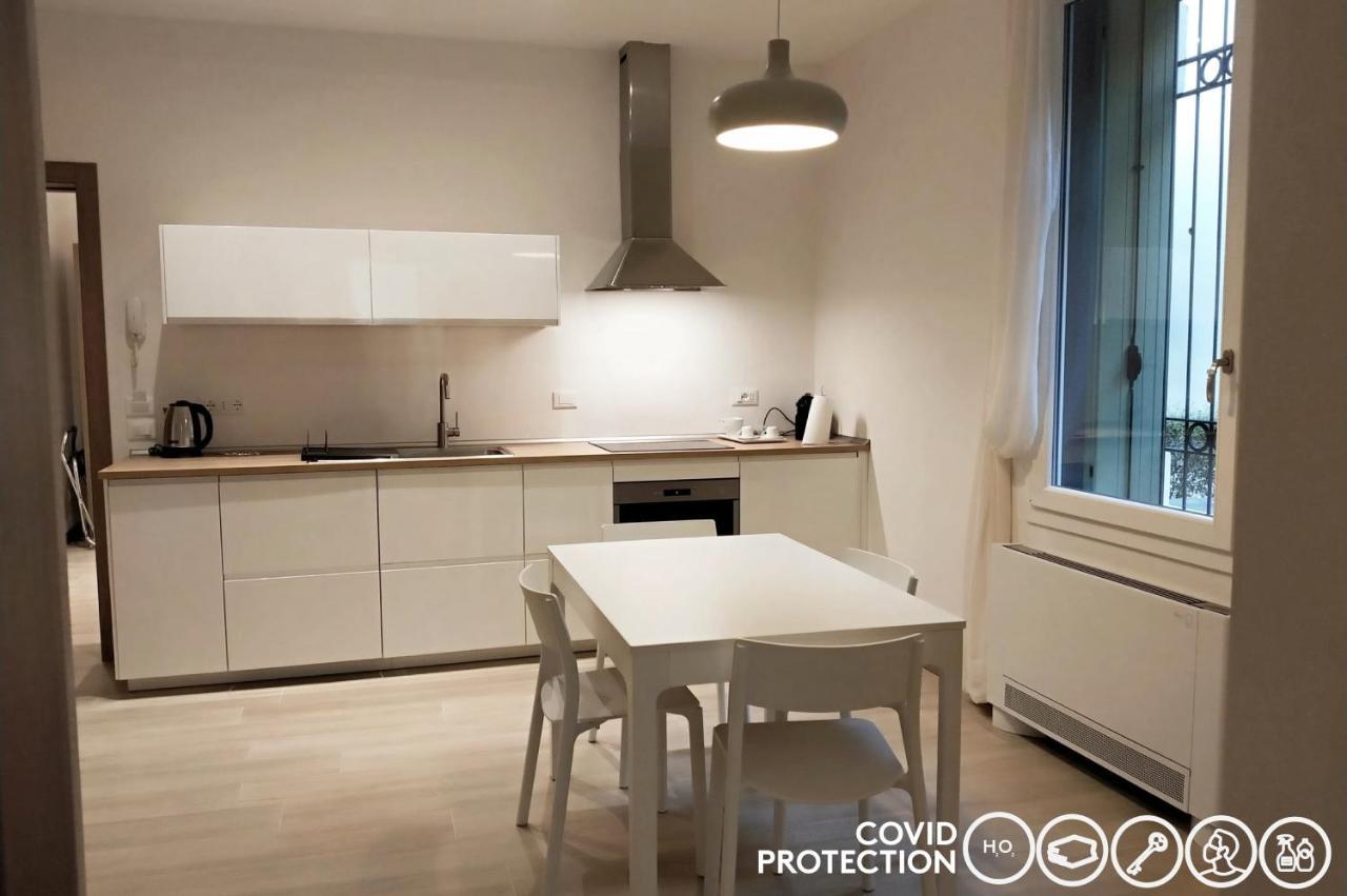 Via Poma Apartments&Rooms ヴェローナ エクステリア 写真