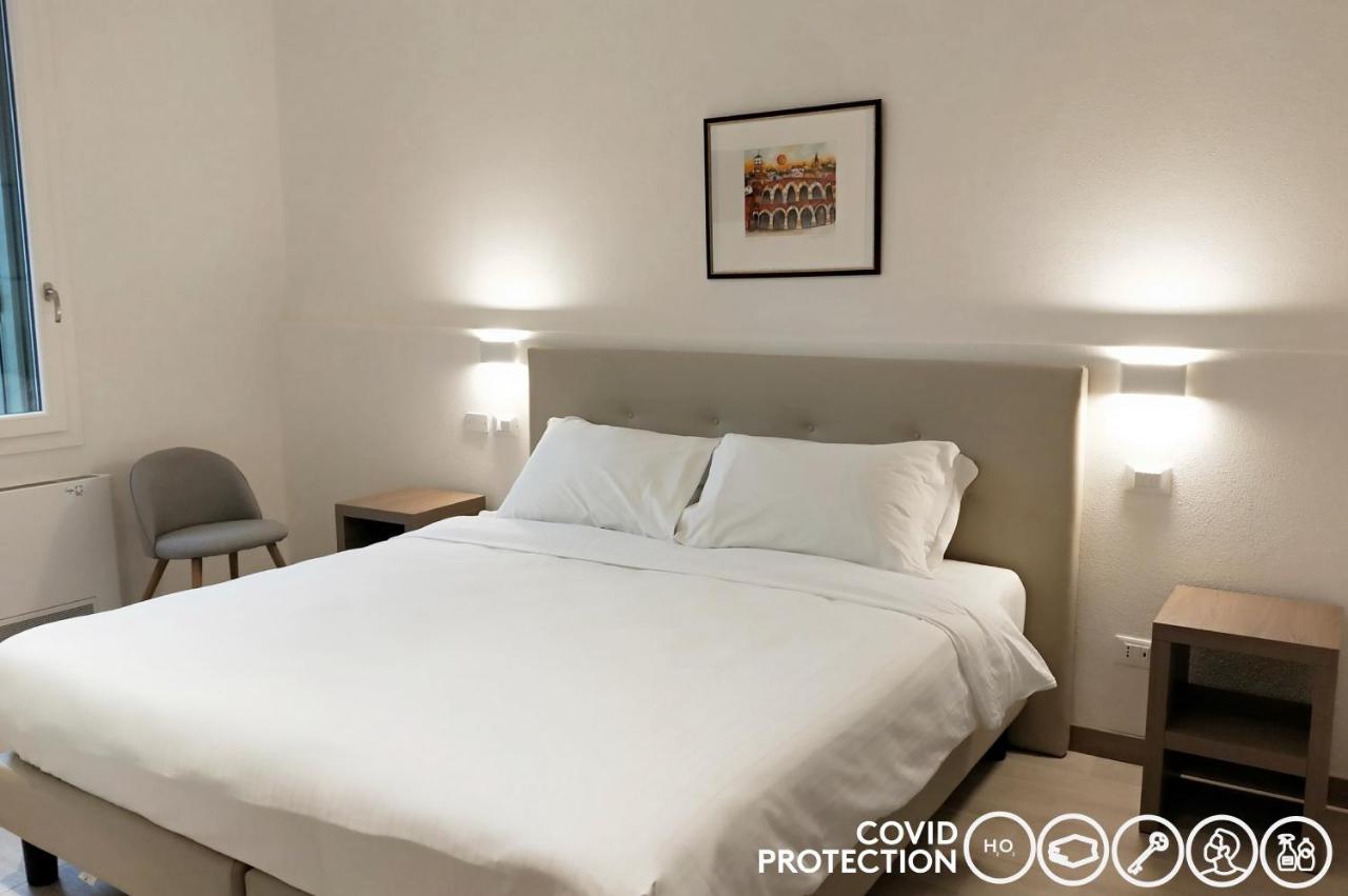 Via Poma Apartments&Rooms ヴェローナ エクステリア 写真